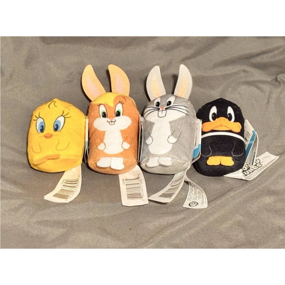 Full Set of Looney Tunes Pod Pals: Bugs Bunny, Lola, Daffy Duck & Tweety Bird